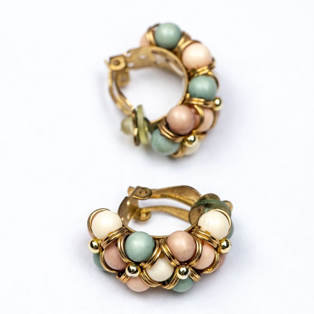 Vintage 50s Pastel Wire Wrapped Beaded Half Hoop Clip On Earrings Gold Tone